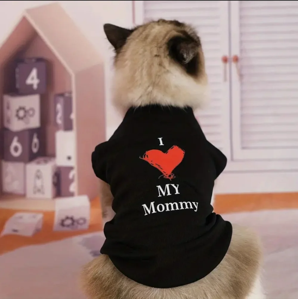 Cat or Dog I ❤️ my mommy tee! Size M